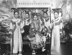 大清朝第一张照片是怎么拍下来的？拍照的人是谁