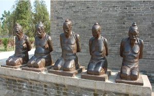 岳飞和秦桧的故事 秦桧为什么要陷害岳飞？