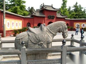 佛教“白马寺“名称的由来：缘于汉明帝的一个梦