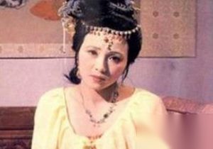 红楼梦：她生也离奇死也离奇背后藏着惊天之谜