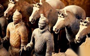 历史趣闻：秦始皇兵马俑为何都没有戴头盔?