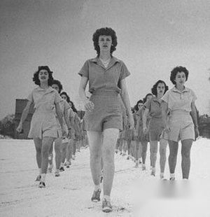 震惊！日本竟有慰安夫？美国女兵为何需要慰安？