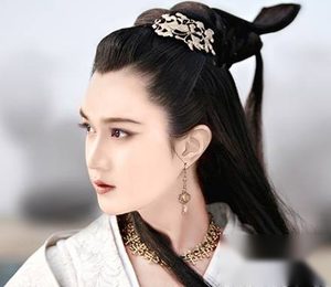 薛宝钗还是林黛玉：评红楼梦中的哪个女人最漂亮