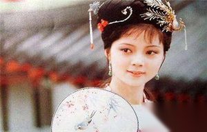 典型淑女薛宝钗举止娴雅为何没能得宝玉真心?