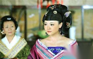 她凭借奶妈身份疯狂半世最终被活活打死
