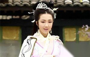 同时迷倒曹操父子三人的一个三国美女是谁