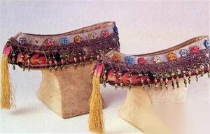 古代女子已流行“高跟鞋”最高可达25厘米