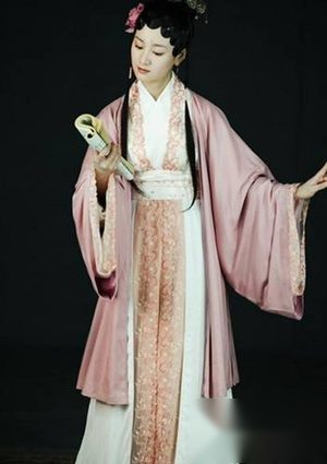 从香菱名字看她的一生：香菱三个名字是怎么来的？