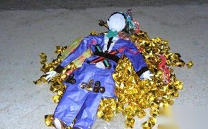 民间奇谈：烧替身真的可以让主人避免灾难吗？