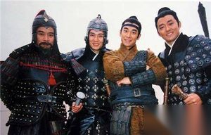 花木兰从军12年为何军营无人发现她是大妞子？
