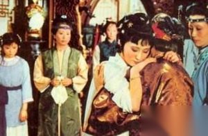 《红楼梦》中林黛玉进贾府时的年龄是多少岁？