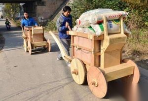 历史上诸葛亮发明的木牛流马，是运用什么原理制造的？