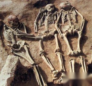 古代帝王死后神秘的殉葬：哪些皇帝让妃子殉葬？