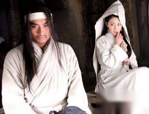 金瓶梅中武松对潘金莲动拳头是为灭自己邪念？