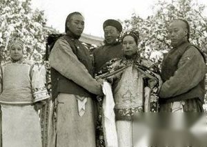 后宫秘史：古代帝王后妃腐败至极的“出恭”流程