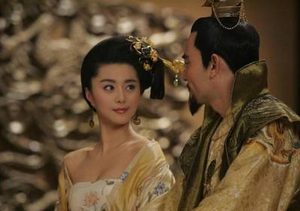 安禄山为什么要讨好杨贵妃？安禄山对于杨贵妃之死是什么反应？