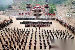 赤壁之战获胜后孙权为什么还要向曹操投降？