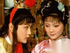 小说红楼梦中贾宝玉对薛宝钗的喜欢有几个意思？