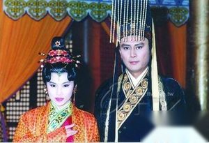 秦始皇与阿房女的故事 历史上有阿房女这个人吗