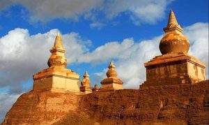 800年后，西夏黑水城佛塔崩塌，罗太后的秘密重见天日？