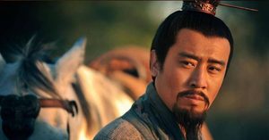 刘备能力并不出众，手下良将也不如曹操，何以在三国乱世立足？