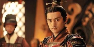 "刘秀：从位面之子到统一者，莽末年的四分五裂如何被他成功管理？"