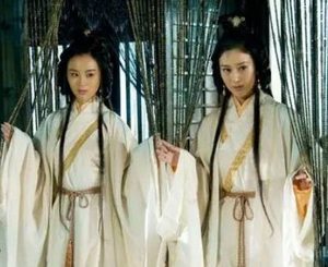 周胤与小乔是什么关系？他是小乔的儿子吗？