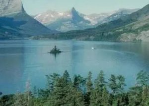 世界上最大的淡水湖在什么地方？面积有多大？