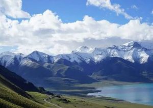世界最高、最大的高原湖群分布区是藏北高原吗？
