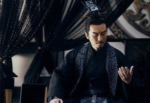 曹丕登基大功臣：司马懿、曹操与贾诩的影响之比较