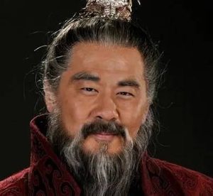 曹操的政治生涯如何：传统政治强人的典型代表