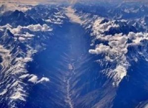 昆仑山之谜：中国古代皇帝不选择此地修建陵墓是为何?