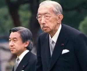 二战后裕仁天皇的抉择：为何不自绝？
