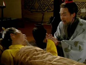 刘备托孤时，为何将兵权交给李严而不是诸葛亮？