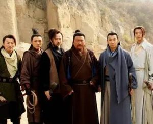 《三侠五义》与《七侠五义》：武侠文化中的兄弟篇