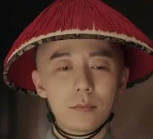 虚构镜像中的历史回响：袁春望身份之谜的文化解码