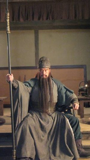 关羽武力冠绝三国，为何难斩夏侯惇？——从战场博弈到人性权衡的深层解析
