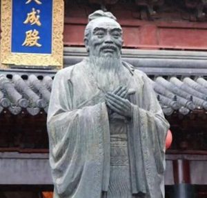 孔丘与左丘明：跨越时空的年龄谜题与历史对话