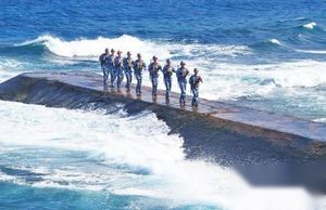中越争夺南海岛礁：88海战越船欲撞中国军舰