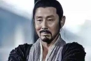 刘邦项羽对峙时，为何韩信手握大军却选择观望呢？