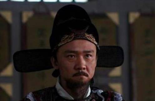 告老还乡的丞相回乡后还有权利吗？地方官员能不能动他们？历史图片
