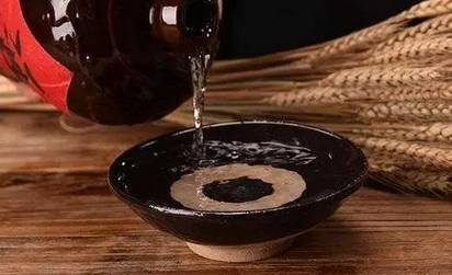 美酒历史图片