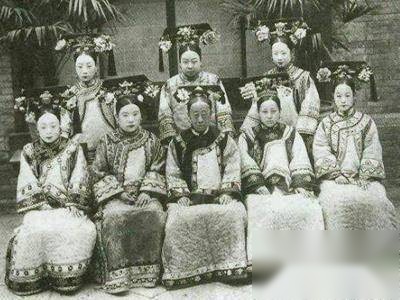 清朝后宫服饰历史图片
