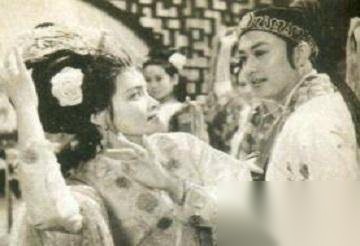 李甲历史图片
