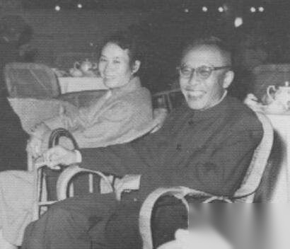 溥仪与妻子历史图片