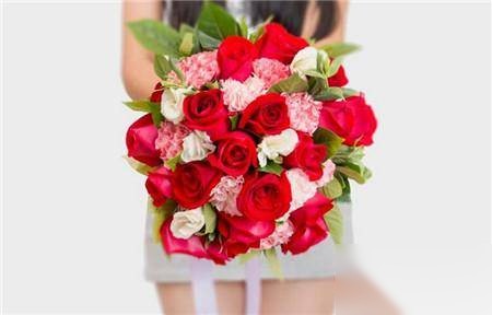 新娘结婚时候为什么要手捧花历史图片
