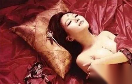 女子出轨历史图片