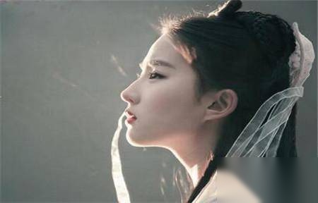神雕侠侣中小龙女在绝情谷中毒后被谁所救历史图片