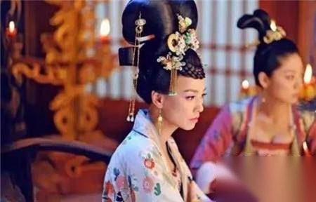 美女寡妇历史图片
