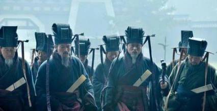 古代上朝的时候可以上厕所吗？憋不住了怎么办？历史图片